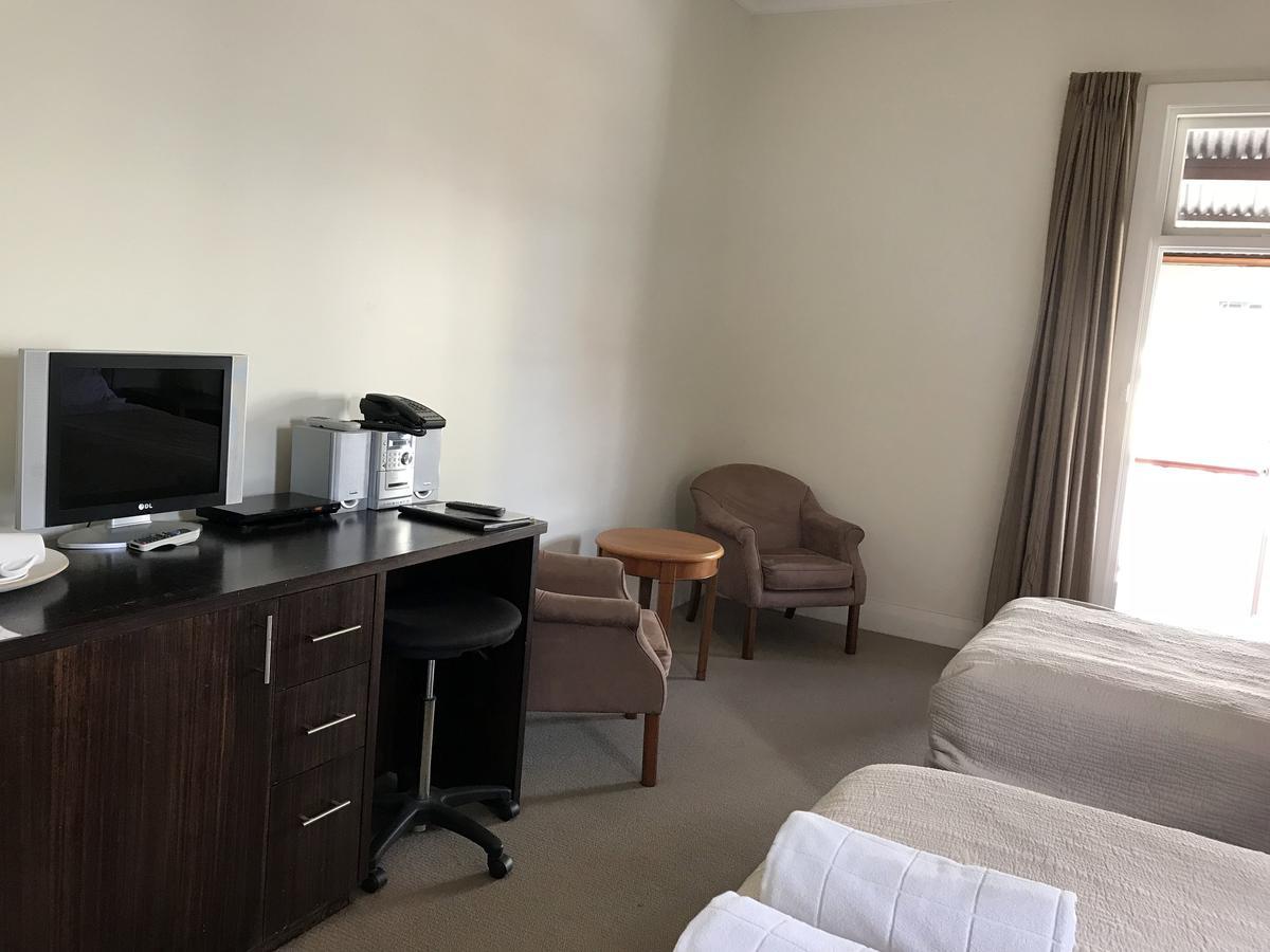 The Bridgetown Hotel Экстерьер фото